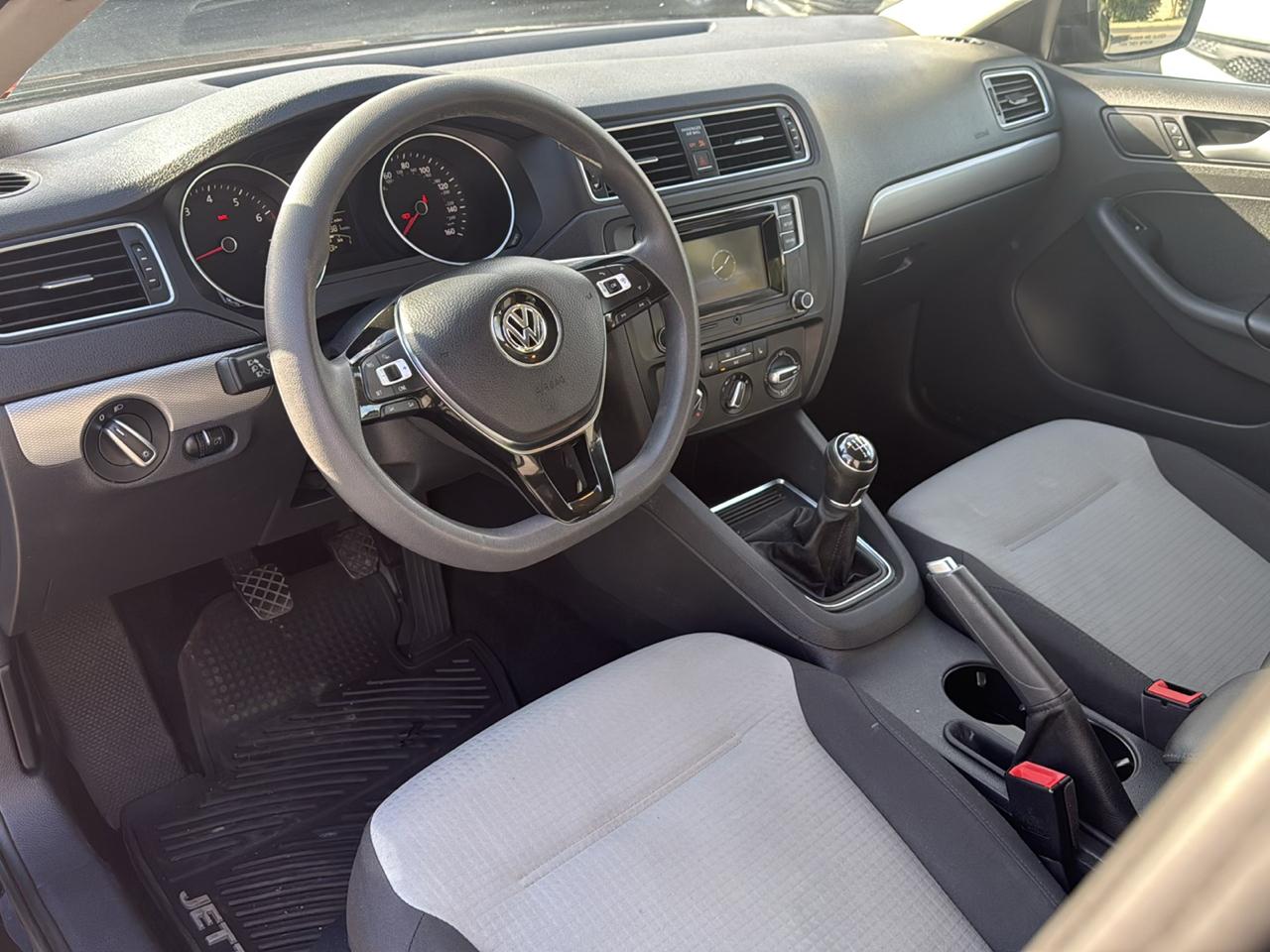 Volkswagen Jetta 1.4T S 6A 2017