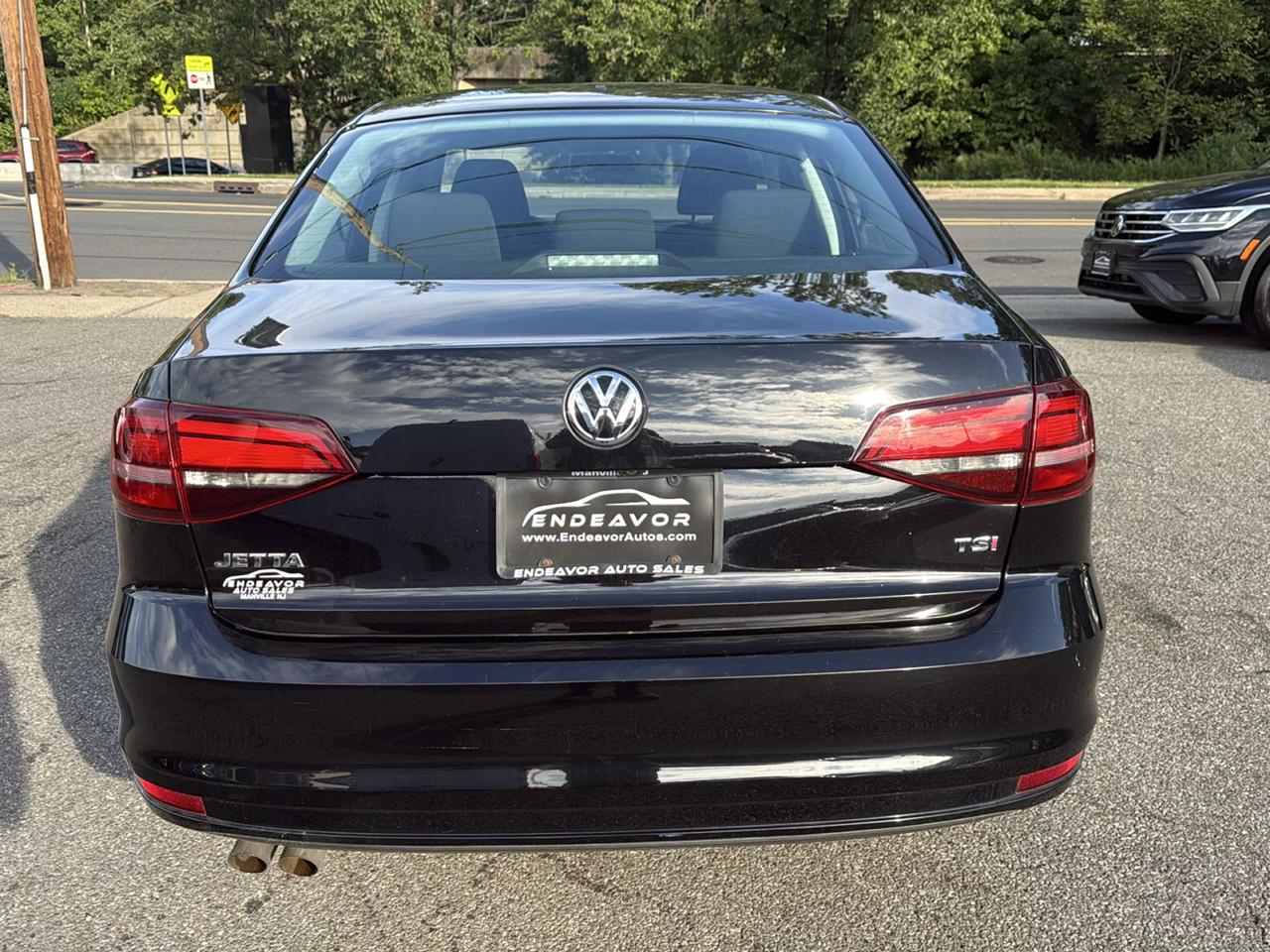 Volkswagen Jetta 1.4T S 6A 2017