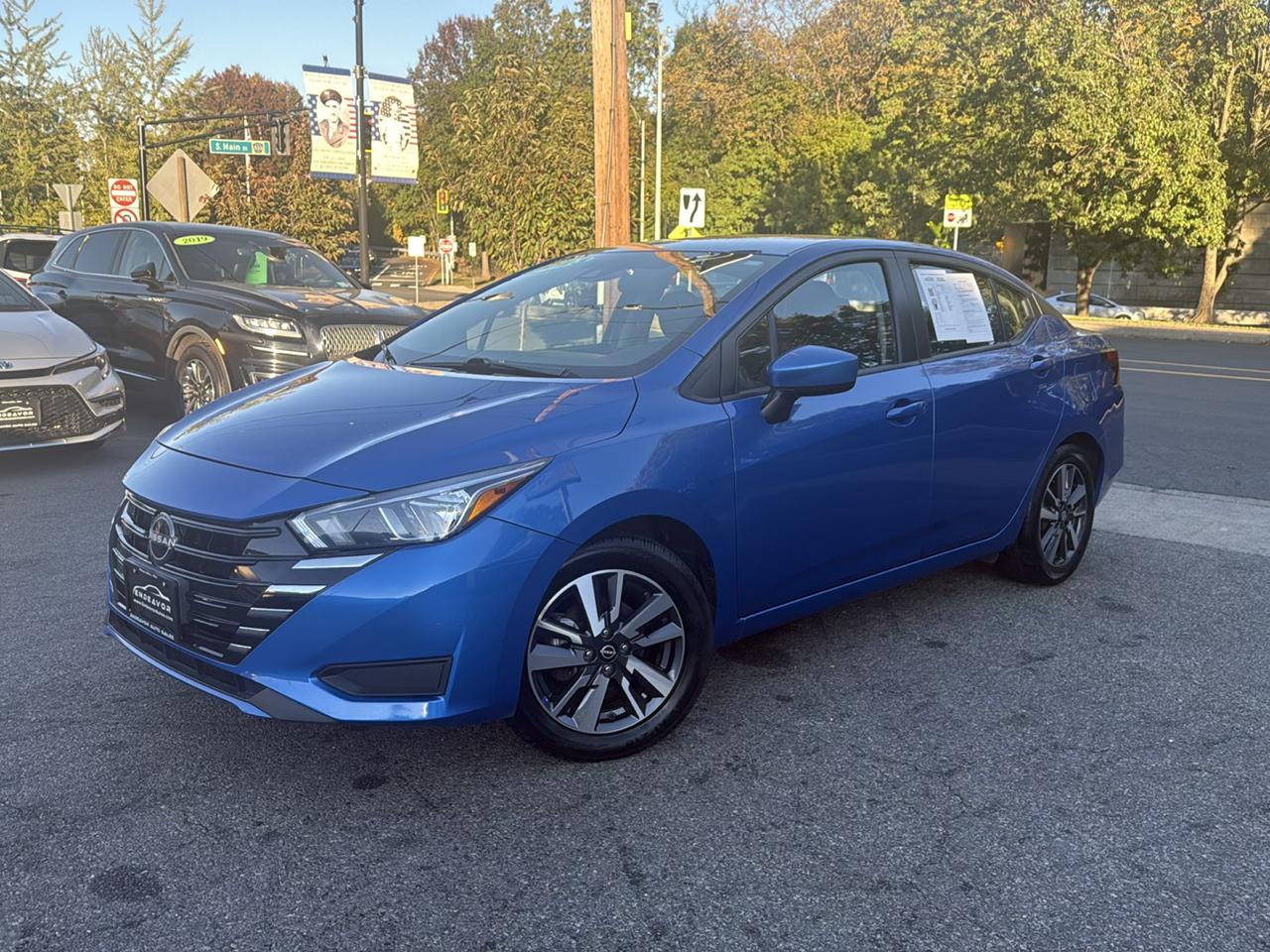 Nissan Versa SV 2023