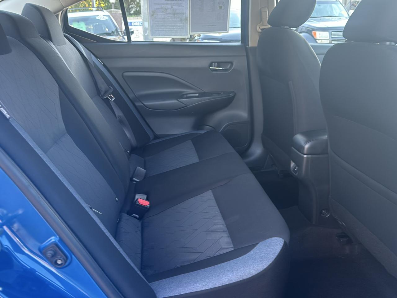 Nissan Versa SV 2023