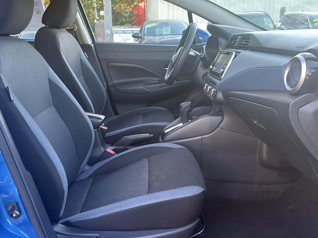 Nissan Versa SV 2023