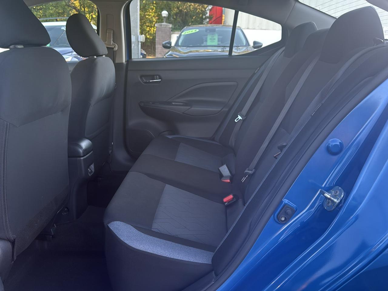 Nissan Versa SV 2023