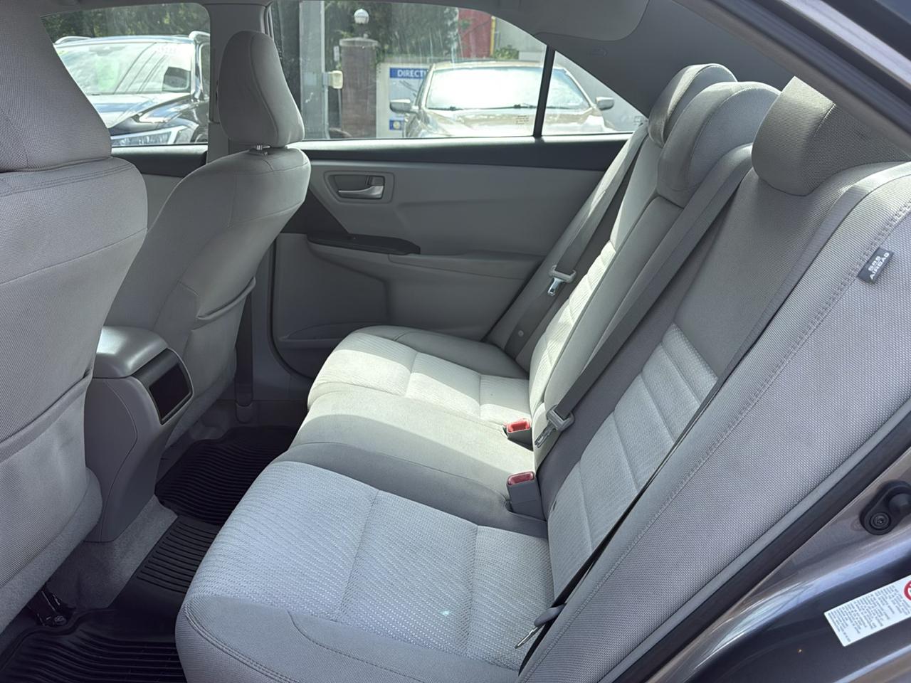 Toyota Camry 4dr Sdn LE Auto 2017