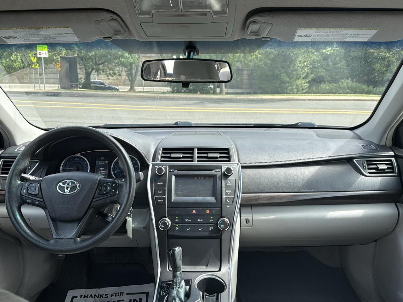 Toyota Camry 4dr Sdn LE Auto 2017