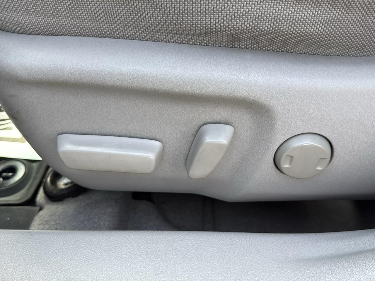 Toyota Camry 4dr Sdn LE Auto 2017