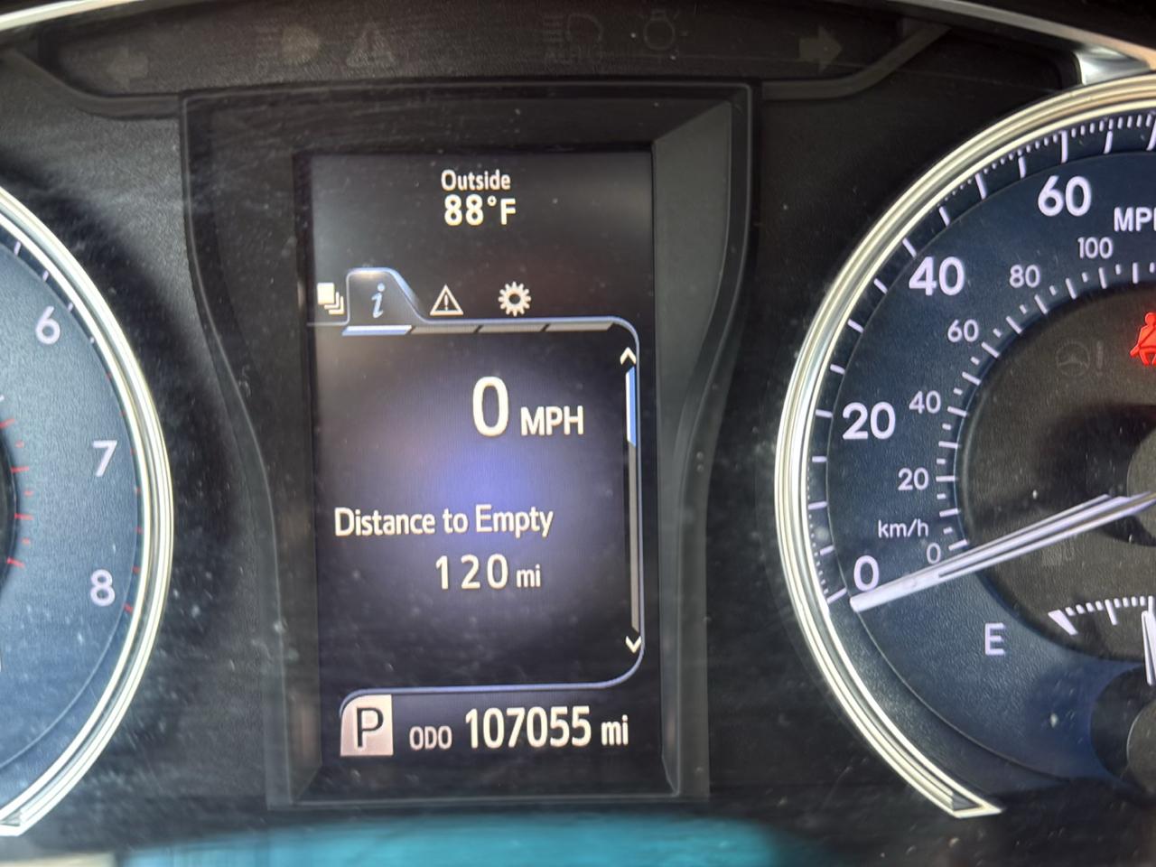 Toyota Camry 4dr Sdn LE Auto 2017
