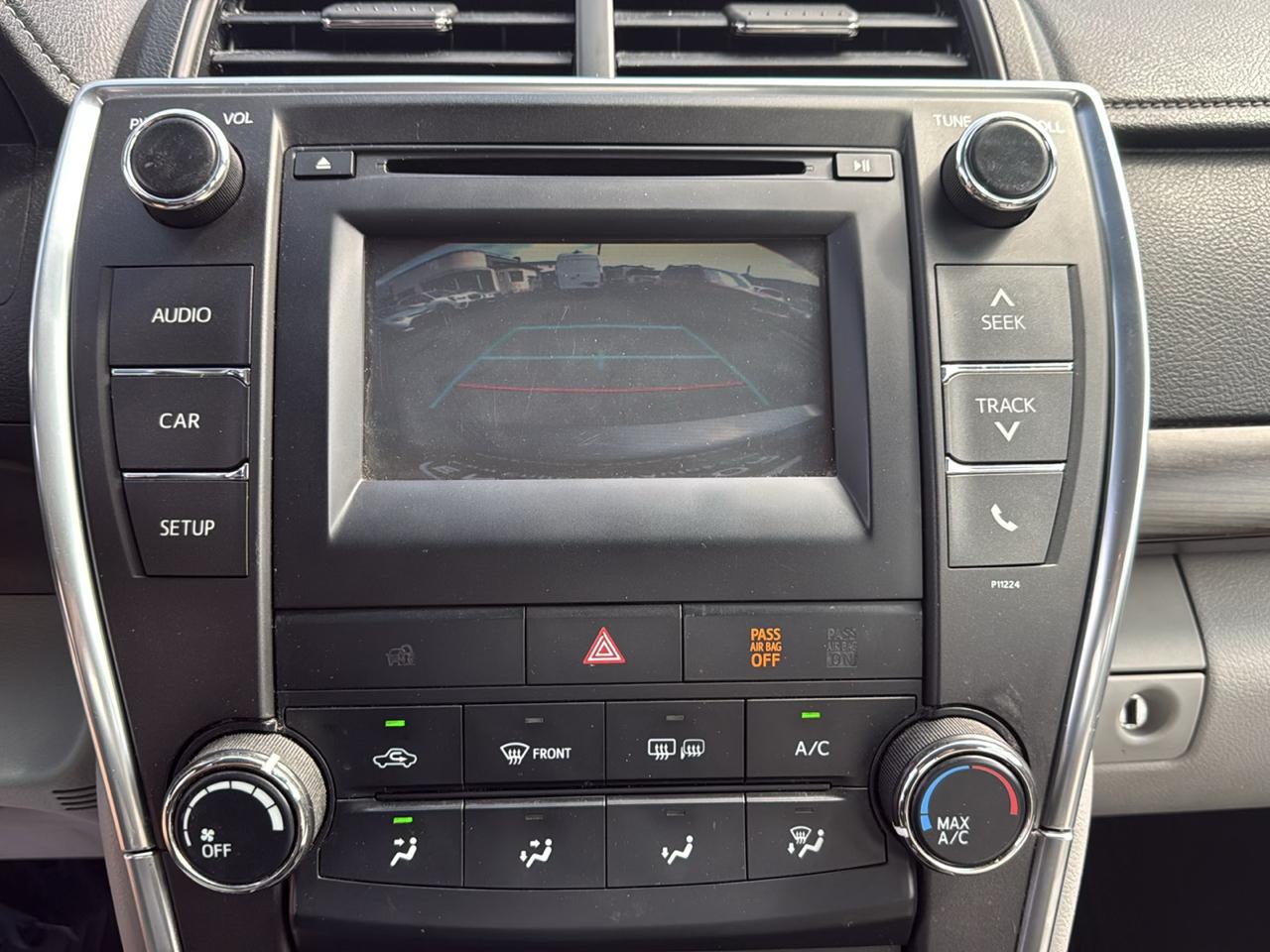 Toyota Camry 4dr Sdn LE Auto 2017