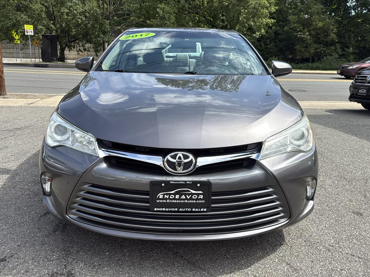 Toyota Camry 4dr Sdn LE Auto 2017