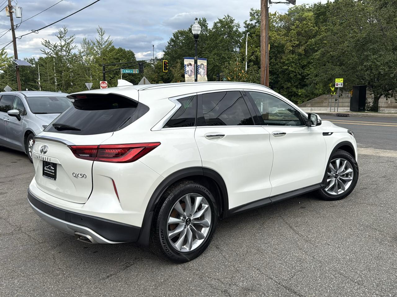 Infiniti QX50 LUXE AWD 2021