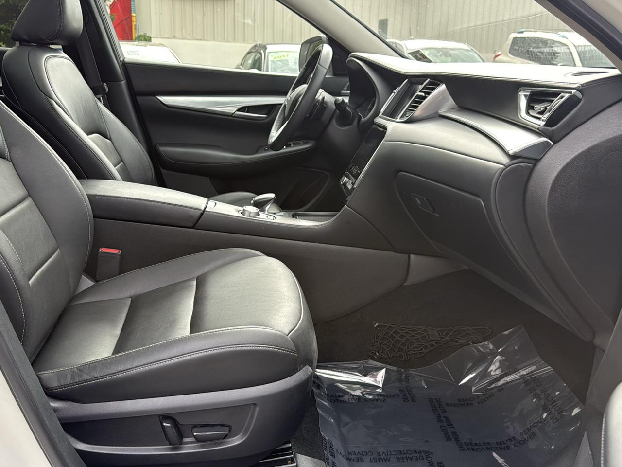 Infiniti QX50 LUXE AWD 2021