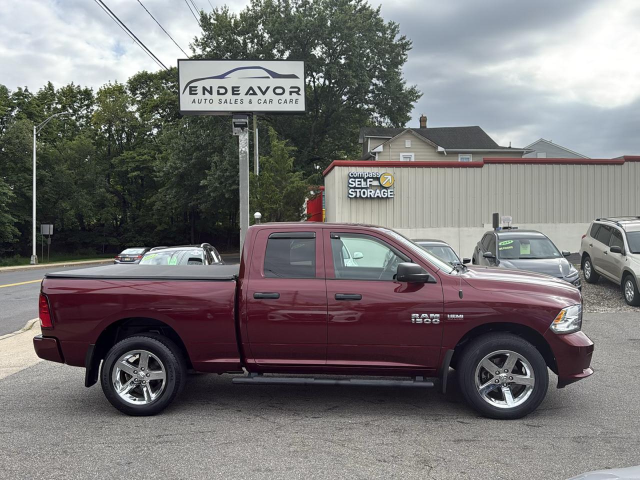 RAM 1500 Express 4x4 Crew Cab 5'7" Box 2018