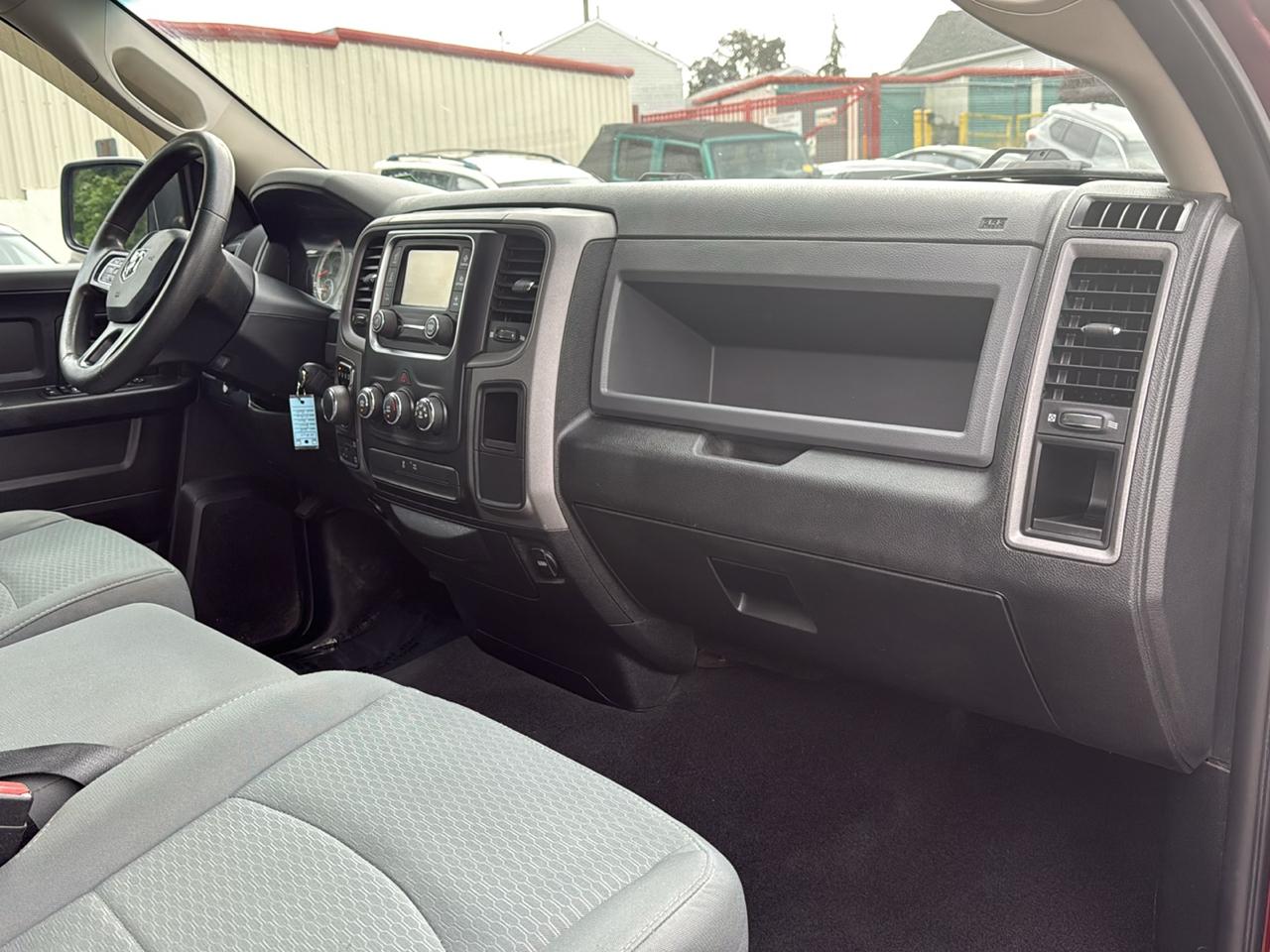 RAM 1500 Express 4x4 Crew Cab 5'7" Box 2018