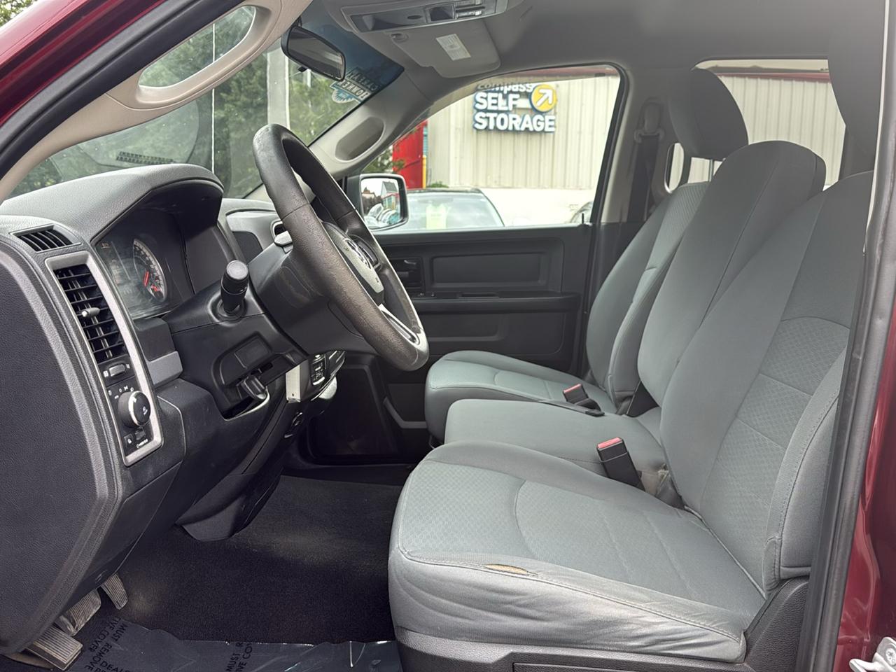 RAM 1500 Express 4x4 Crew Cab 5'7" Box 2018