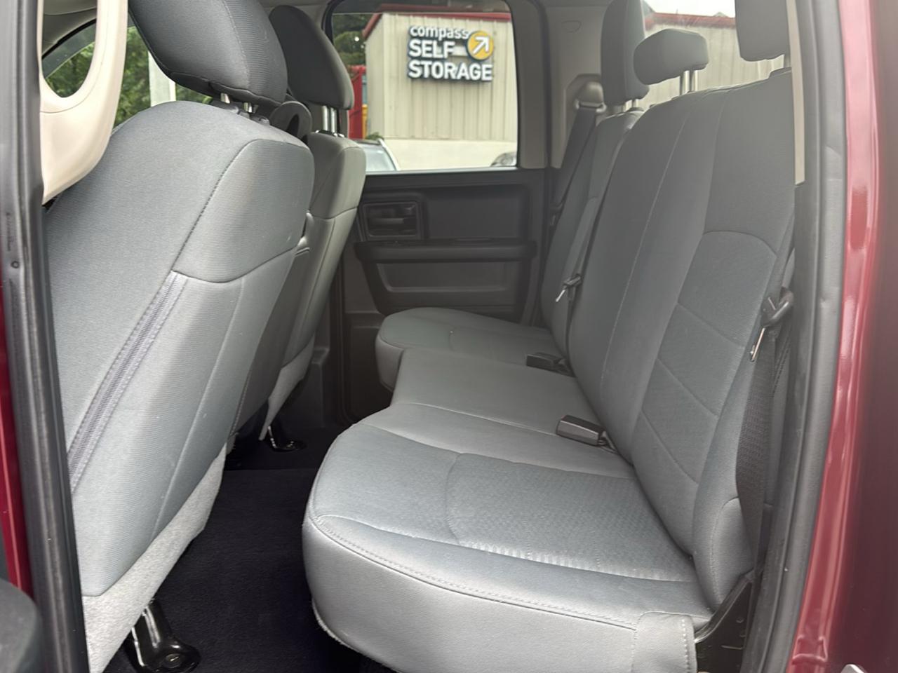 RAM 1500 Express 4x4 Crew Cab 5'7" Box 2018