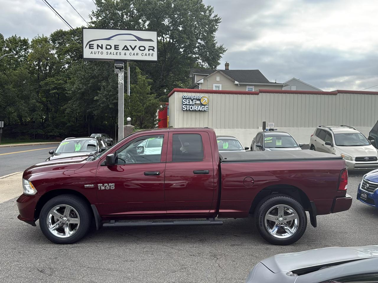 RAM 1500 Express 4x4 Crew Cab 5'7" Box 2018