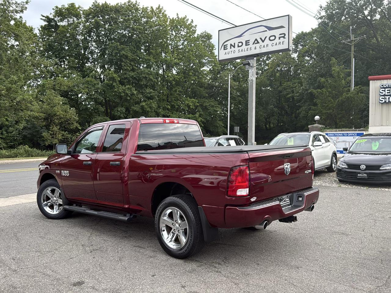 RAM 1500 Express 4x4 Crew Cab 5'7" Box 2018