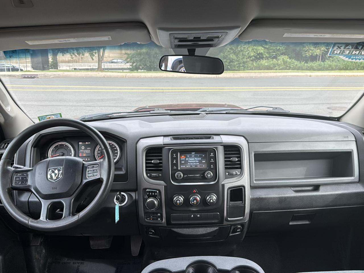 RAM 1500 Express 4x4 Crew Cab 5'7" Box 2018