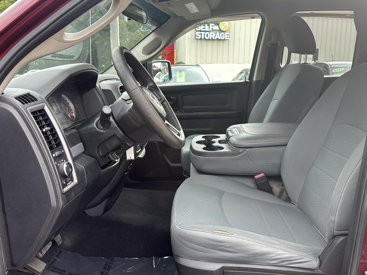 RAM 1500 Express 4x4 Crew Cab 5'7" Box 2018