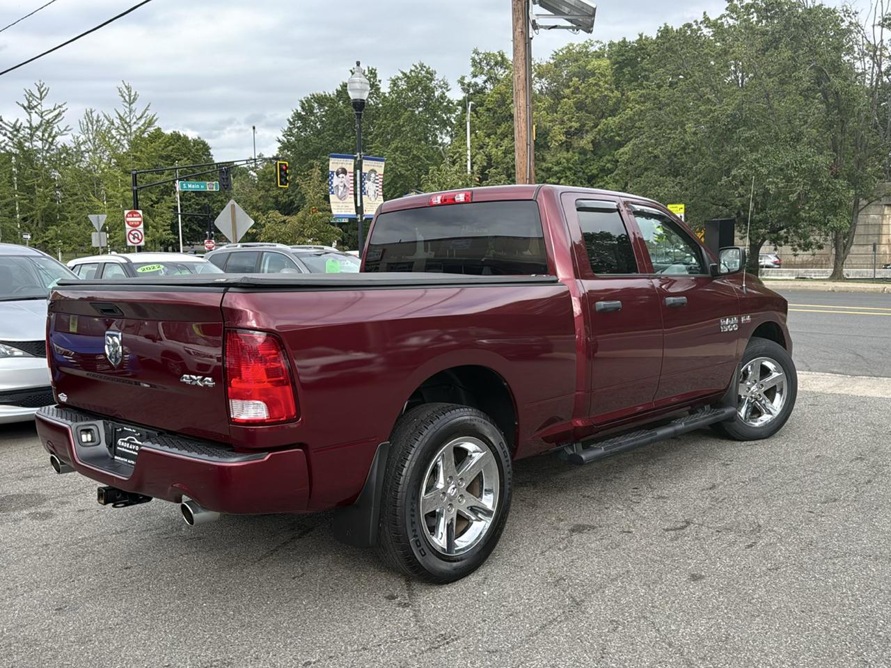 RAM 1500 Express 4x4 Crew Cab 5'7" Box 2018