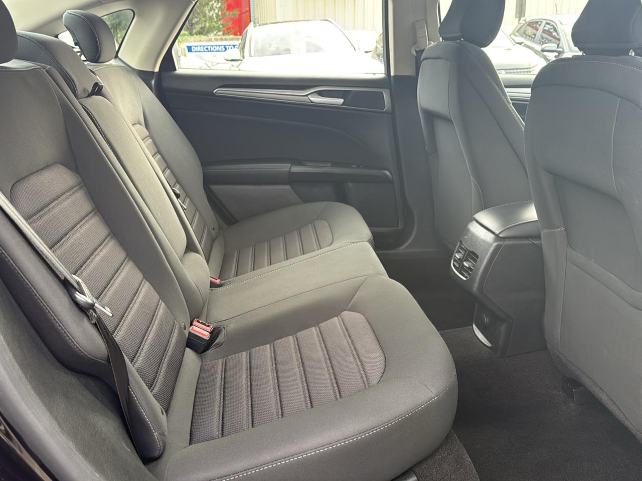 Ford Fusion SE 2020