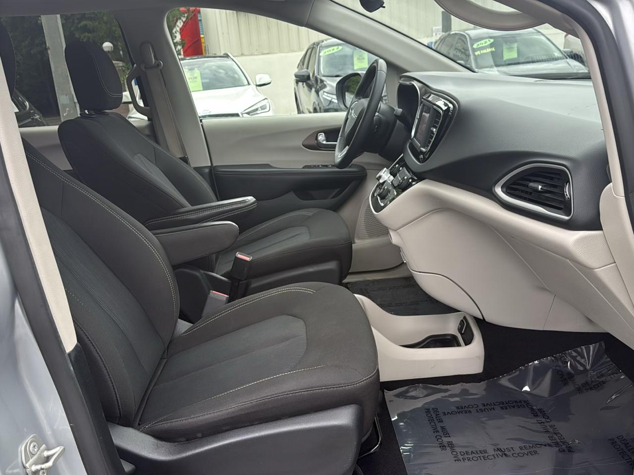 Chrysler Voyager LX 2023