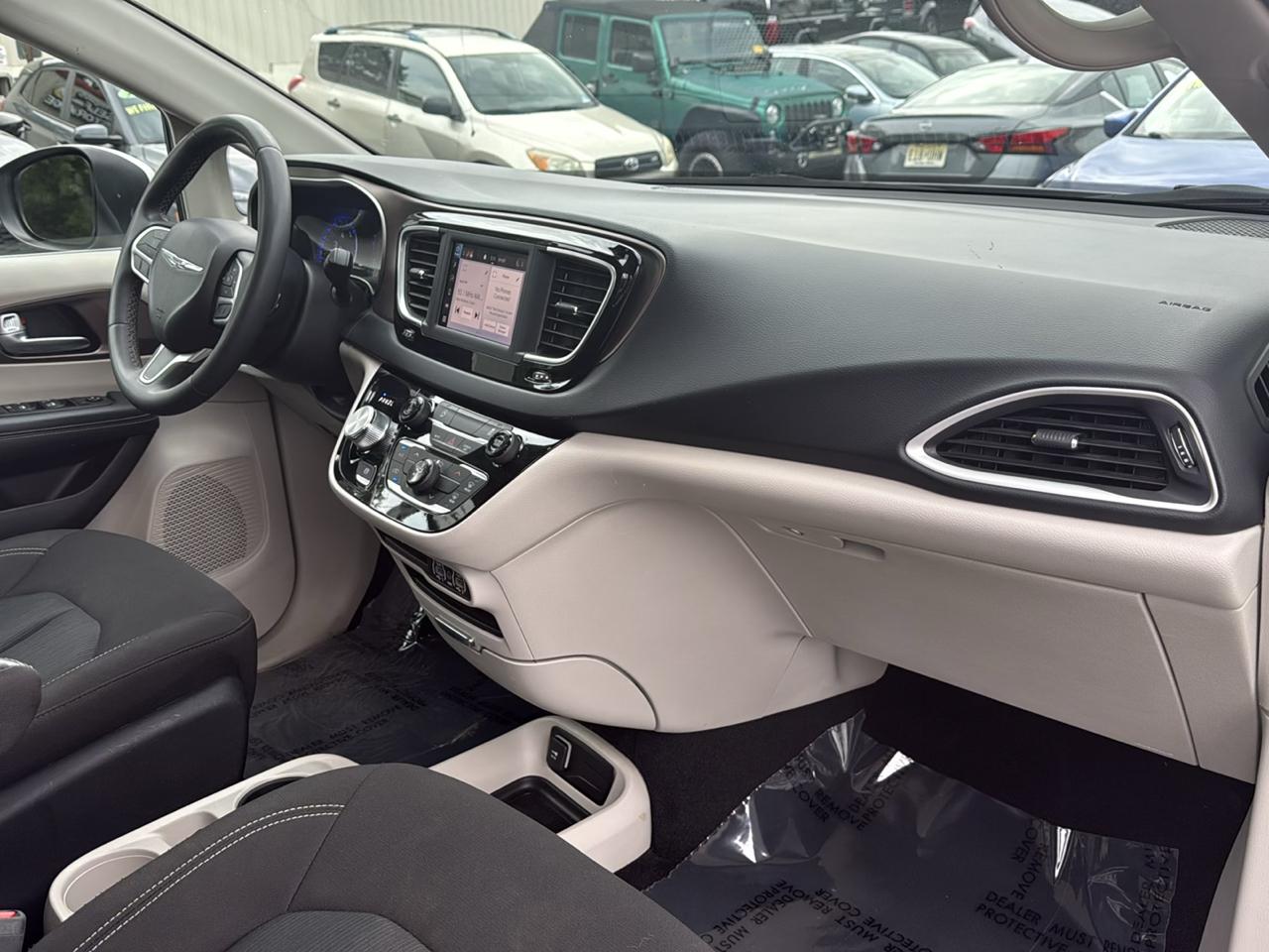 Chrysler Voyager LX 2023