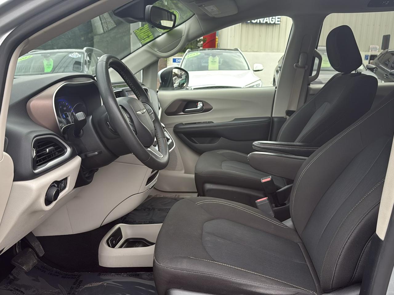 Chrysler Voyager LX 2023