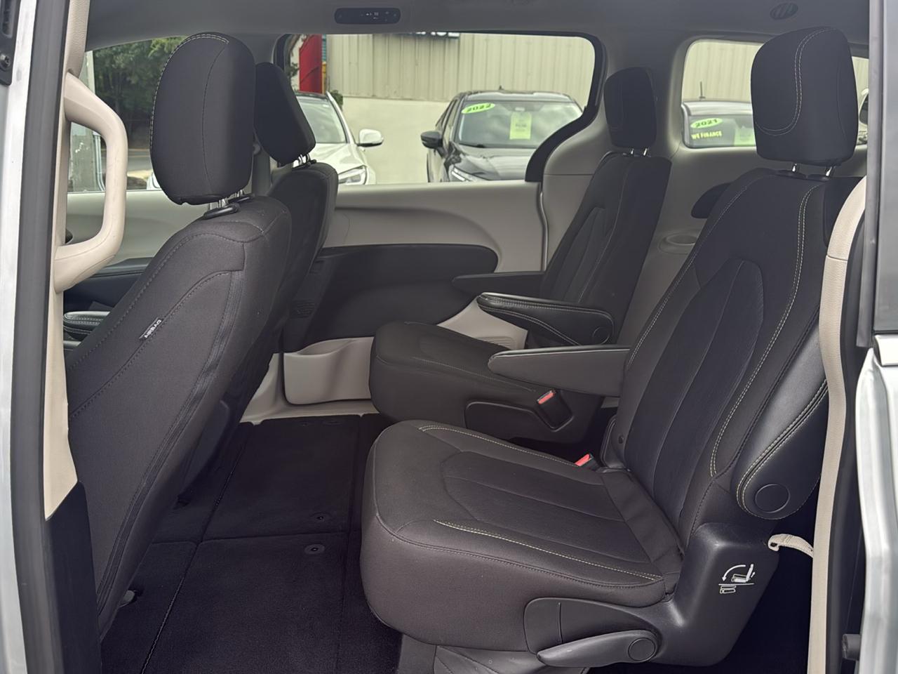 Chrysler Voyager LX 2023