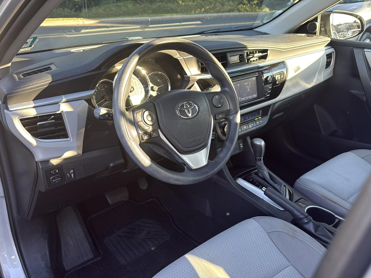 Toyota Corolla 4dr Sdn LE Auto 2016