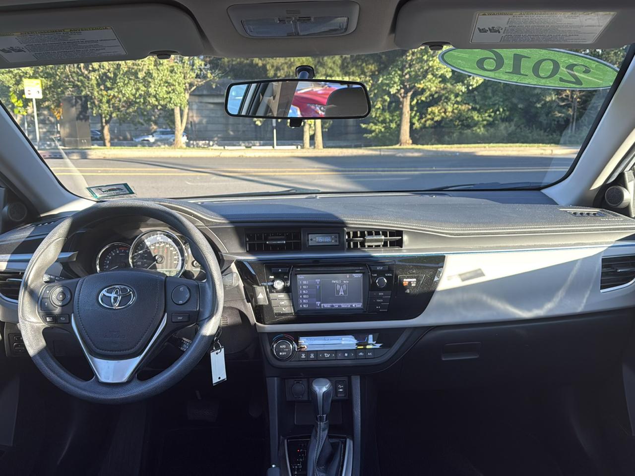 Toyota Corolla 4dr Sdn LE Auto 2016