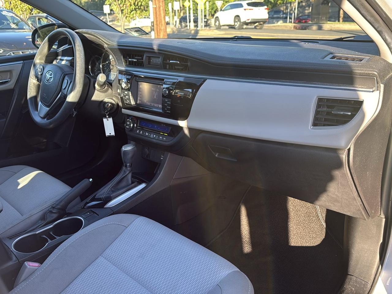 Toyota Corolla 4dr Sdn LE Auto 2016