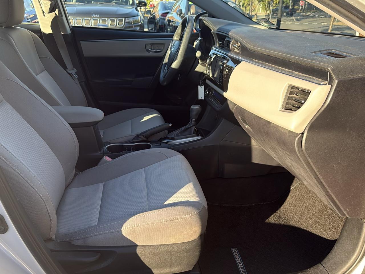 Toyota Corolla 4dr Sdn LE Auto 2016