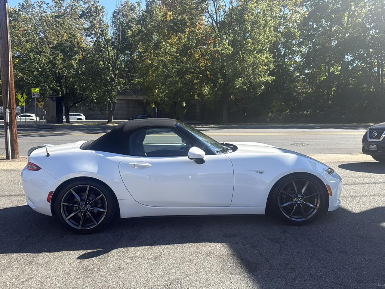 Mazda MX-5 Miata Grand Touring 6AT 2016