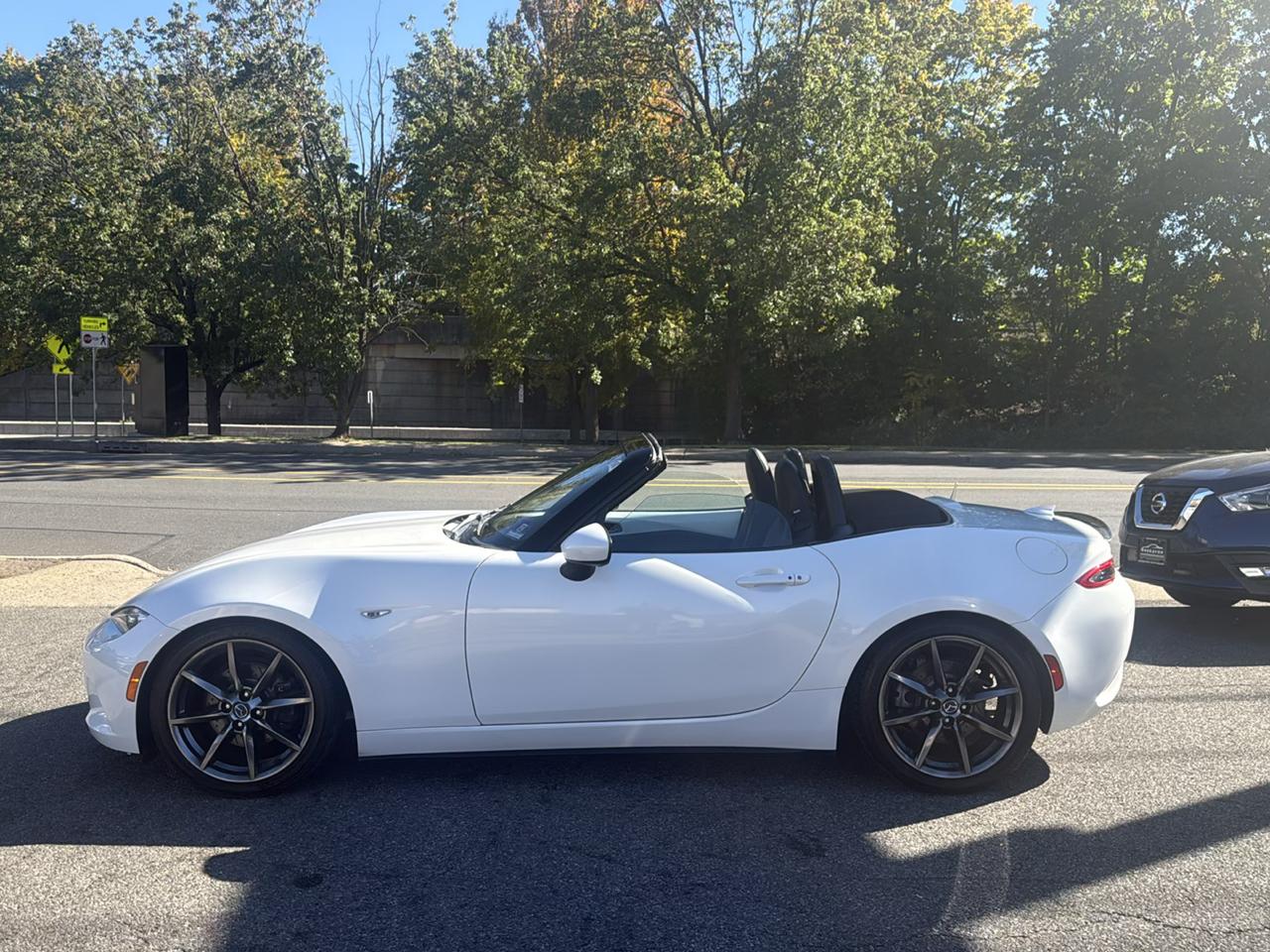 Mazda MX-5 Miata Grand Touring 6AT 2016