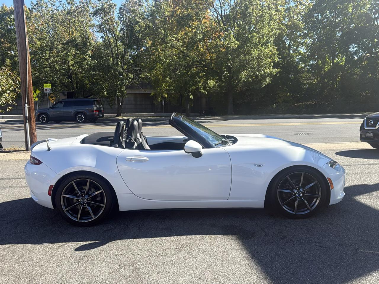 Mazda MX-5 Miata Grand Touring 6AT 2016