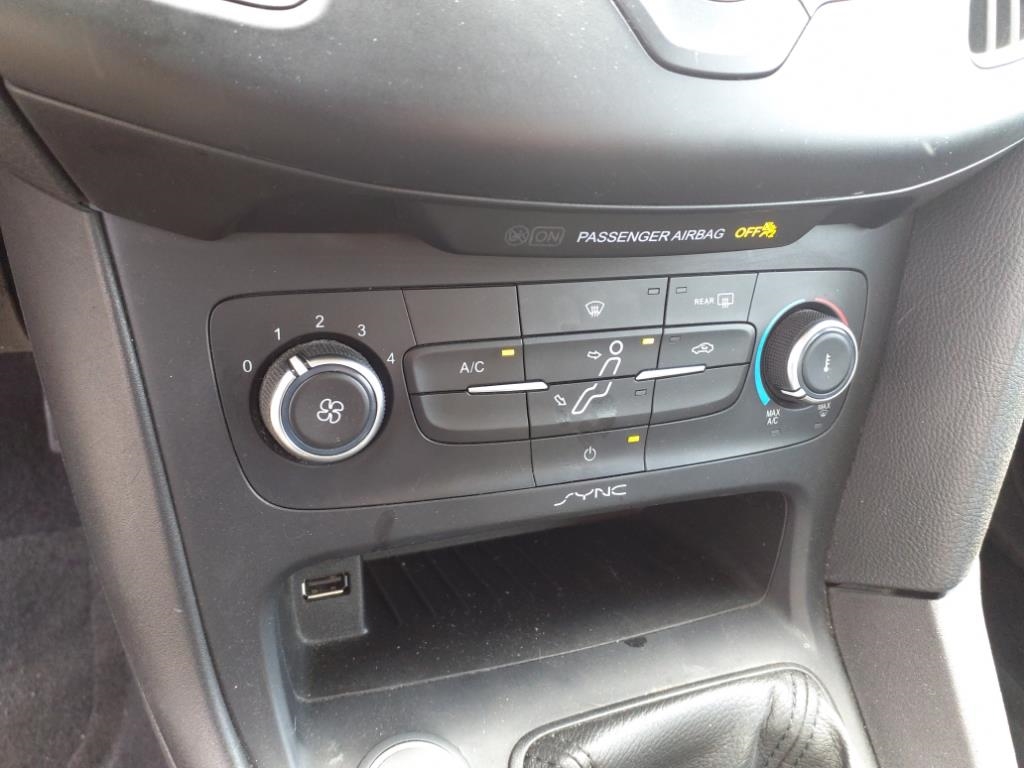 Ford Focus SE Sedan 2015 Ford Focus SE Sedan 2015