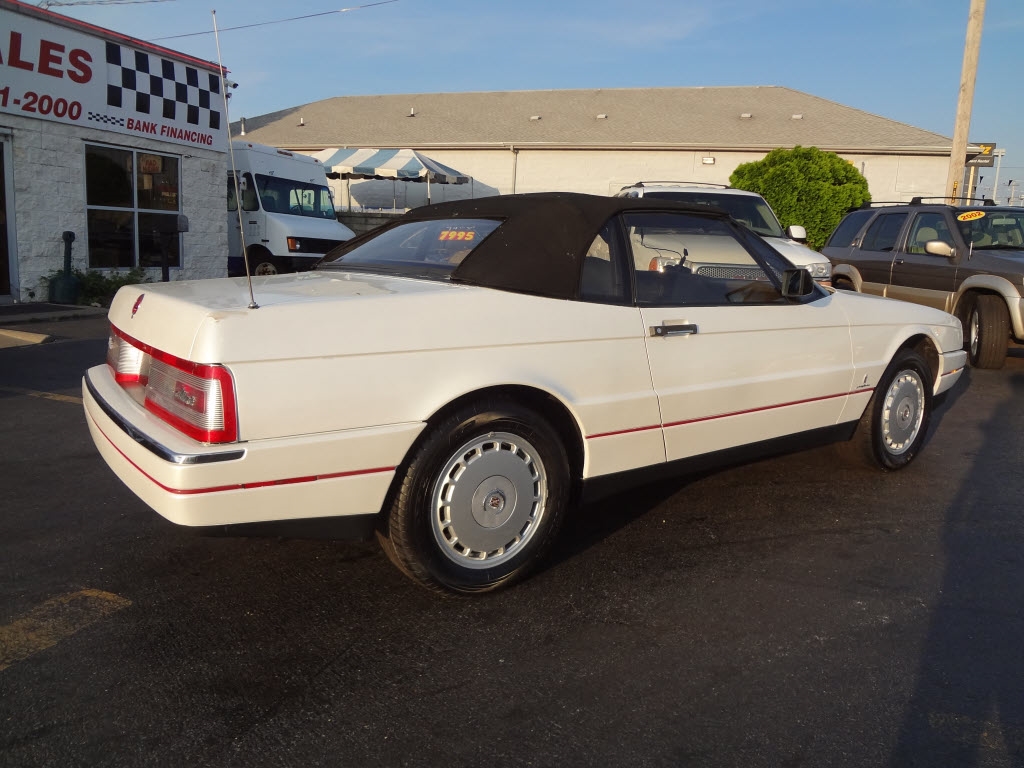 Cadillac Allante Base 1991