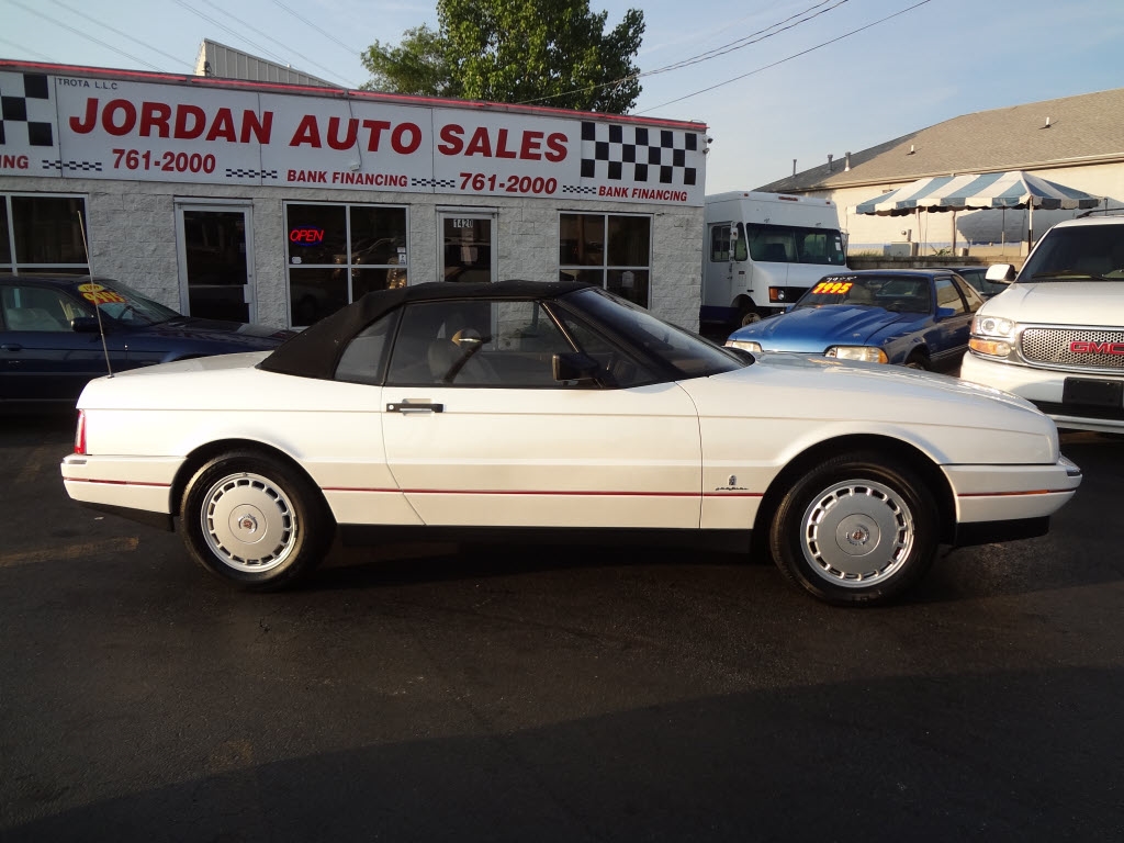 Cadillac Allante Base 1991