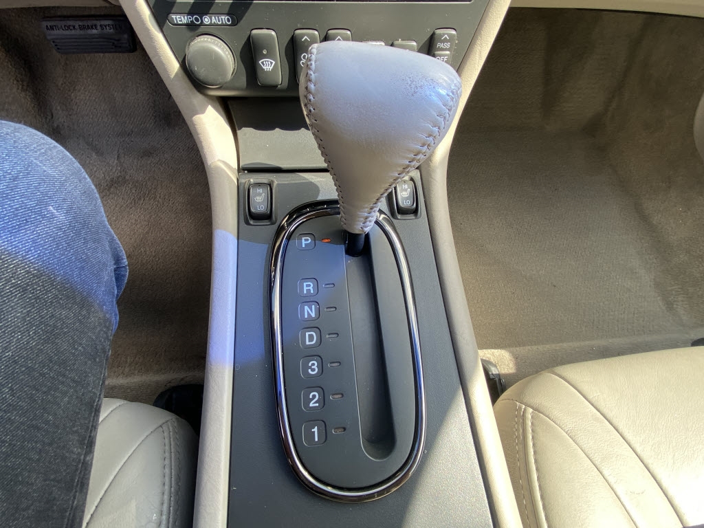 Cadillac Eldorado Base 2000