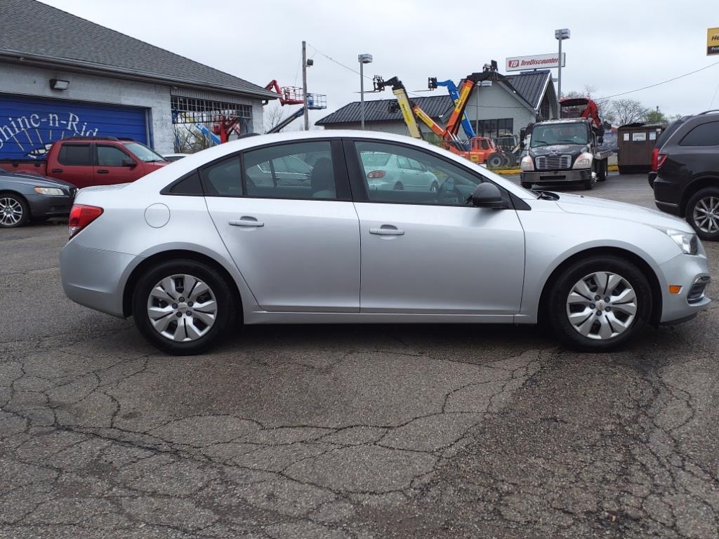 Chevrolet Cruze LS Auto 2015