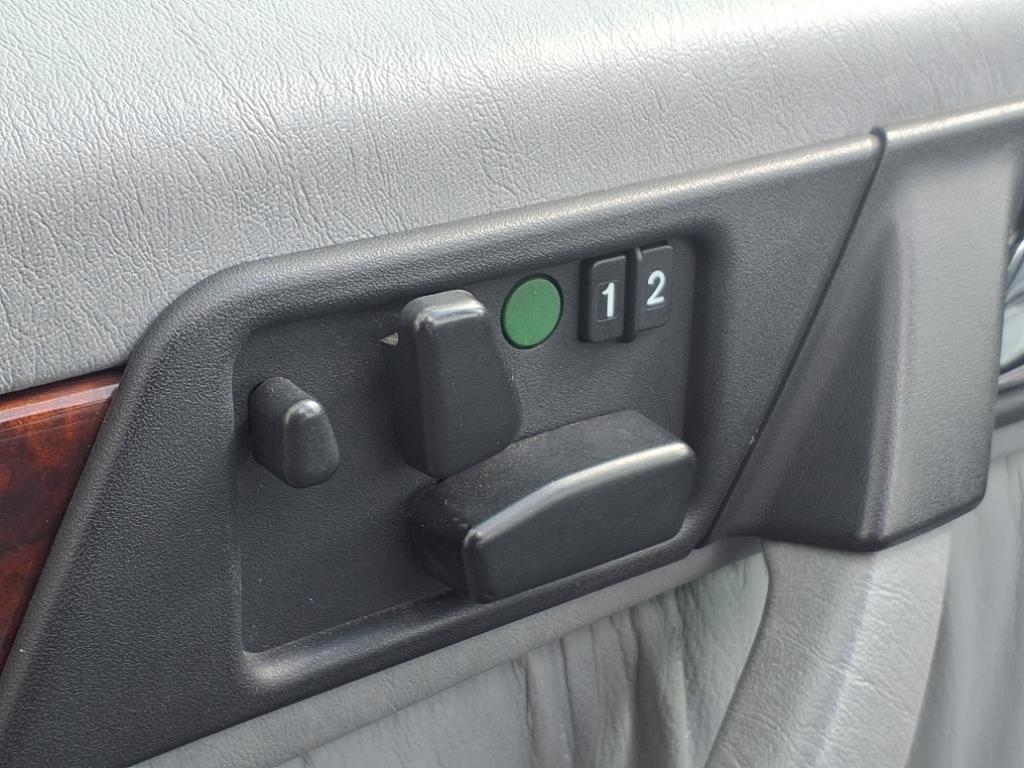 Mercedes-Benz E-Class E320 Cabriolet 1995