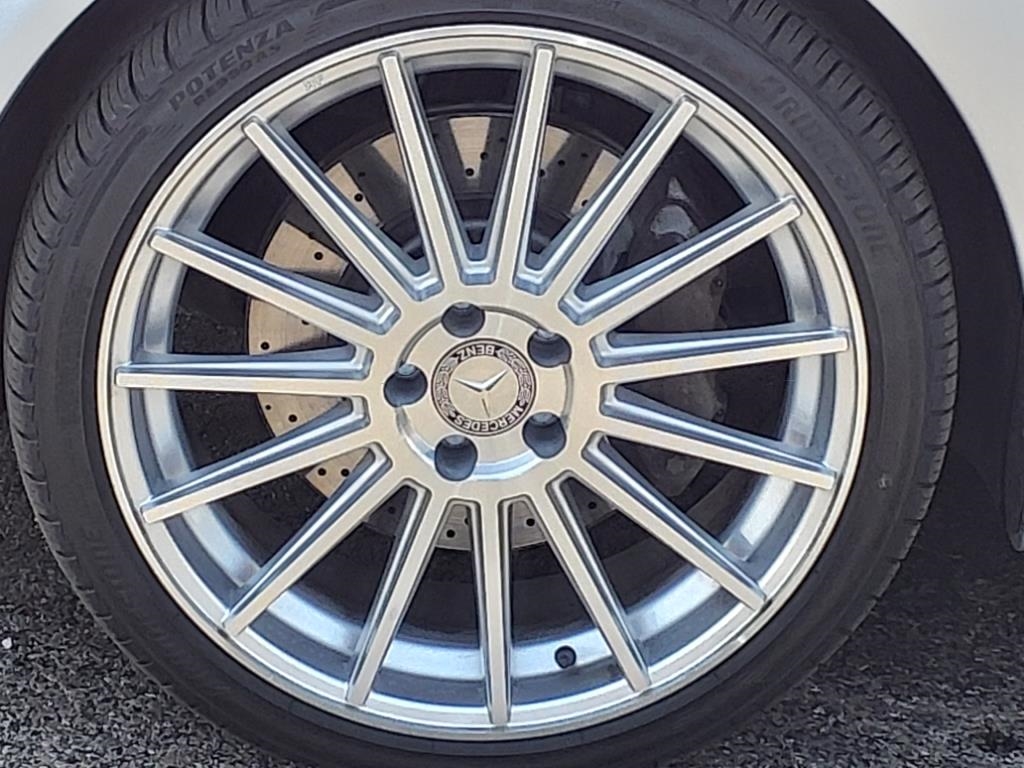 Mercedes-Benz S-Class S550 4-MATIC 2012