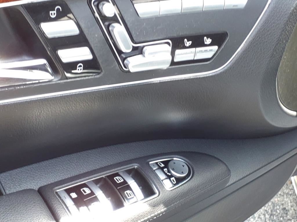 Mercedes-Benz S-Class S550 4-MATIC 2012