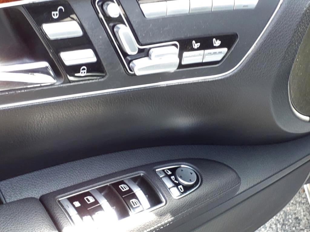 Mercedes-Benz S-Class S550 4-MATIC 2012