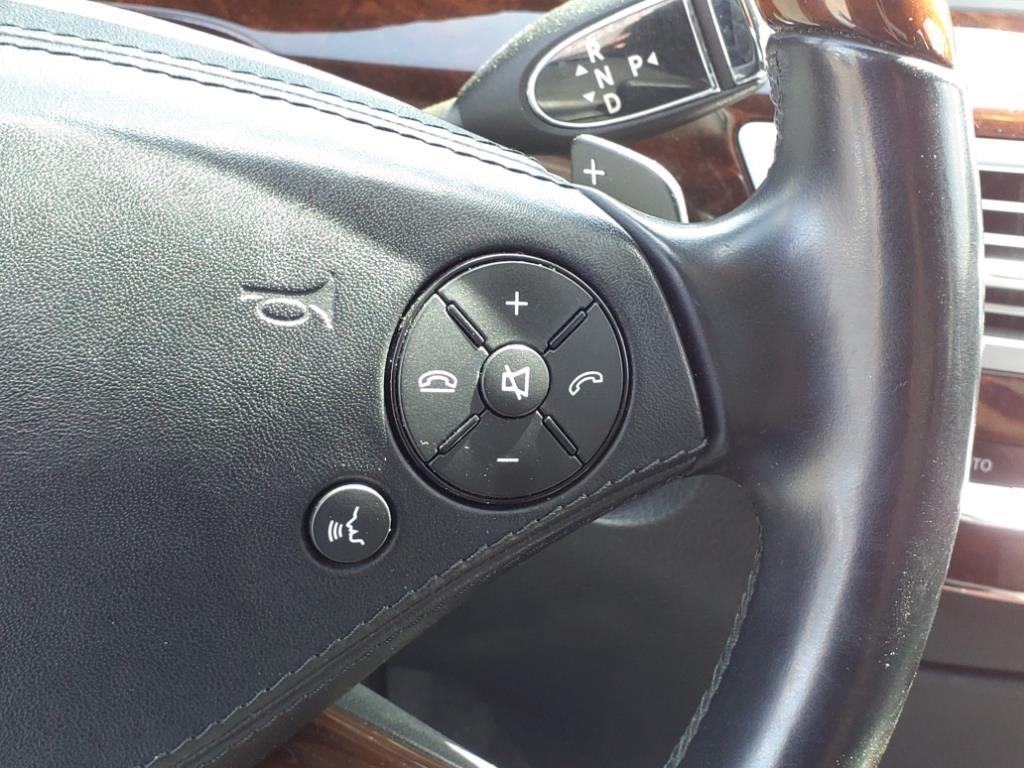 Mercedes-Benz S-Class S550 4-MATIC 2012