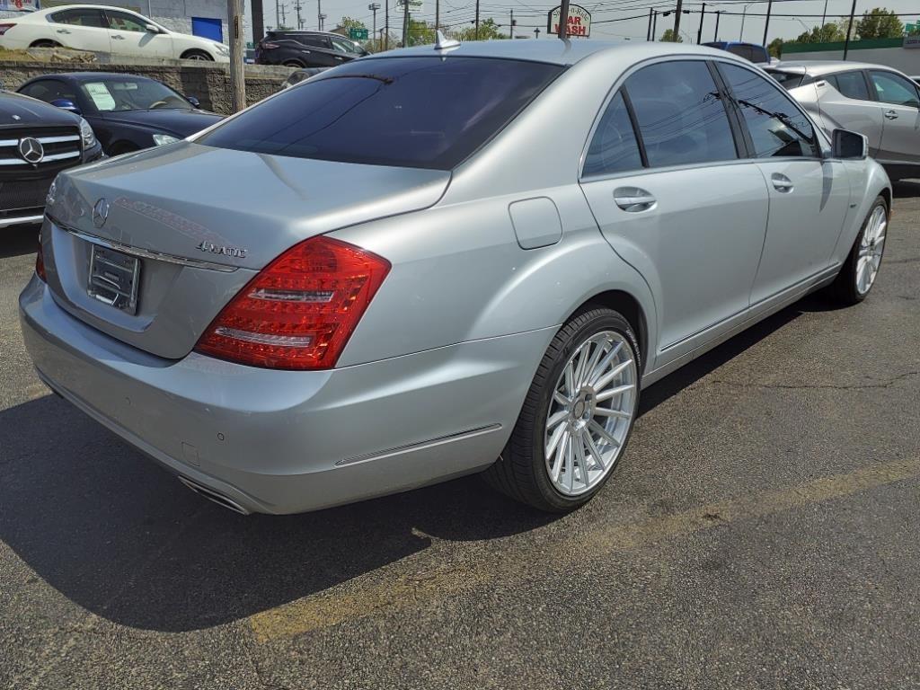 Mercedes-Benz S-Class S550 4-MATIC 2012