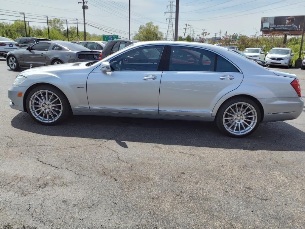 Mercedes-Benz S-Class S550 4-MATIC 2012