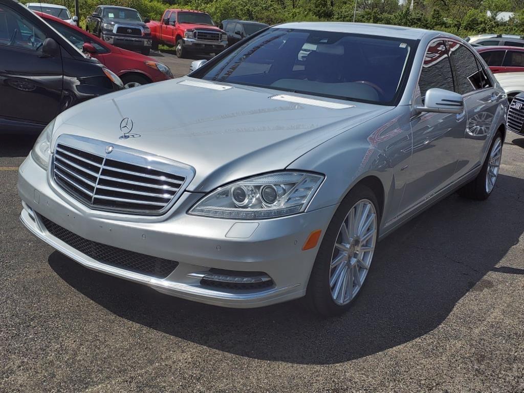 Mercedes-Benz S-Class S550 4-MATIC 2012