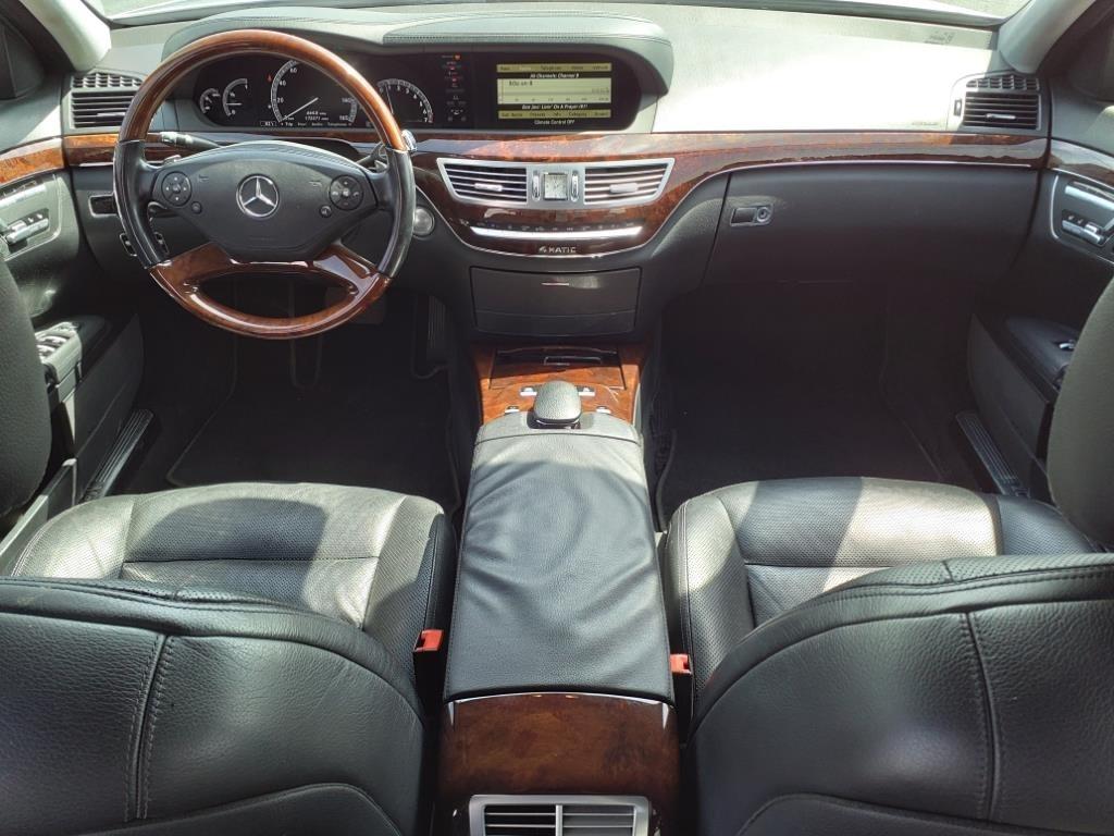 Mercedes-Benz S-Class S550 4-MATIC 2012