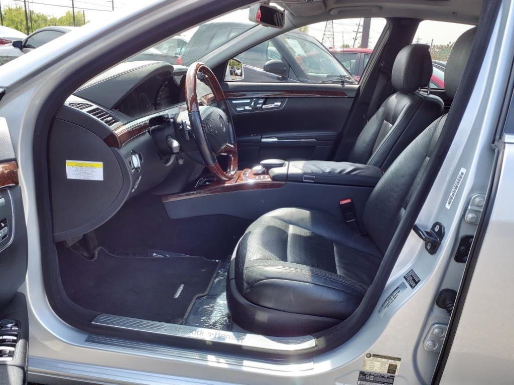 Mercedes-Benz S-Class S550 4-MATIC 2012